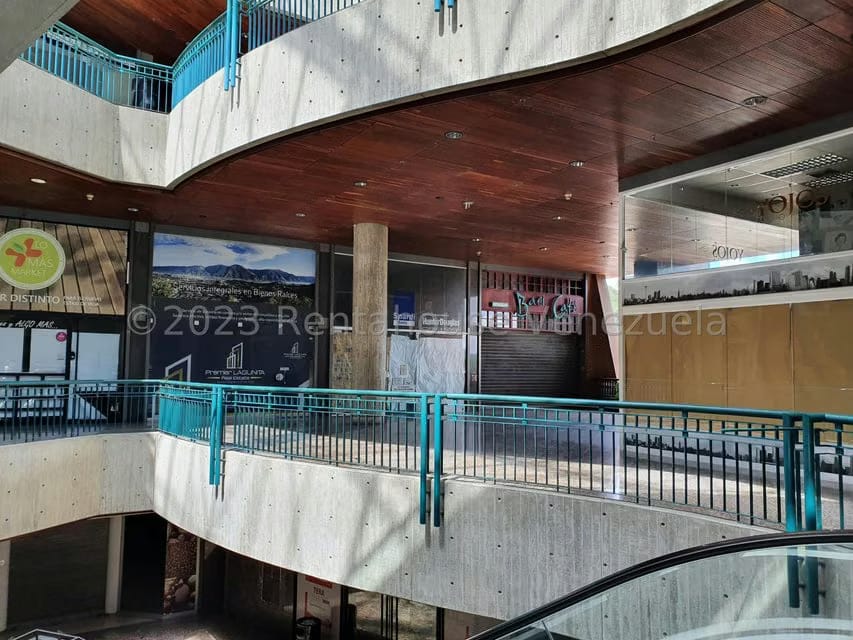 Comercial (Local Comercial) en Venta en Lomas de La Lagunita, Distrito Metropolitano - 2