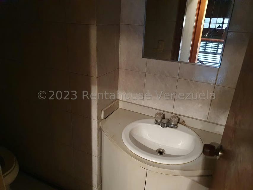 Comercial (Local Comercial) en Venta en Lomas de La Lagunita, Distrito Metropolitano - 7
