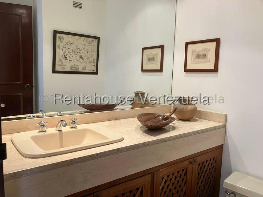 Apartamento (Duplex) en Alquiler en Colinas del Tamanaco, Distrito Metropolitano - 11