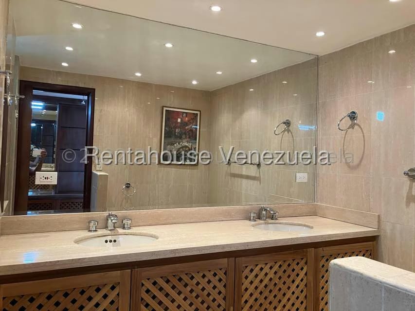 Apartamento (Duplex) en Alquiler en Colinas del Tamanaco, Distrito Metropolitano - 15