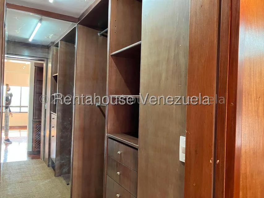 Apartamento (Duplex) en Alquiler en Colinas del Tamanaco, Distrito Metropolitano - 17