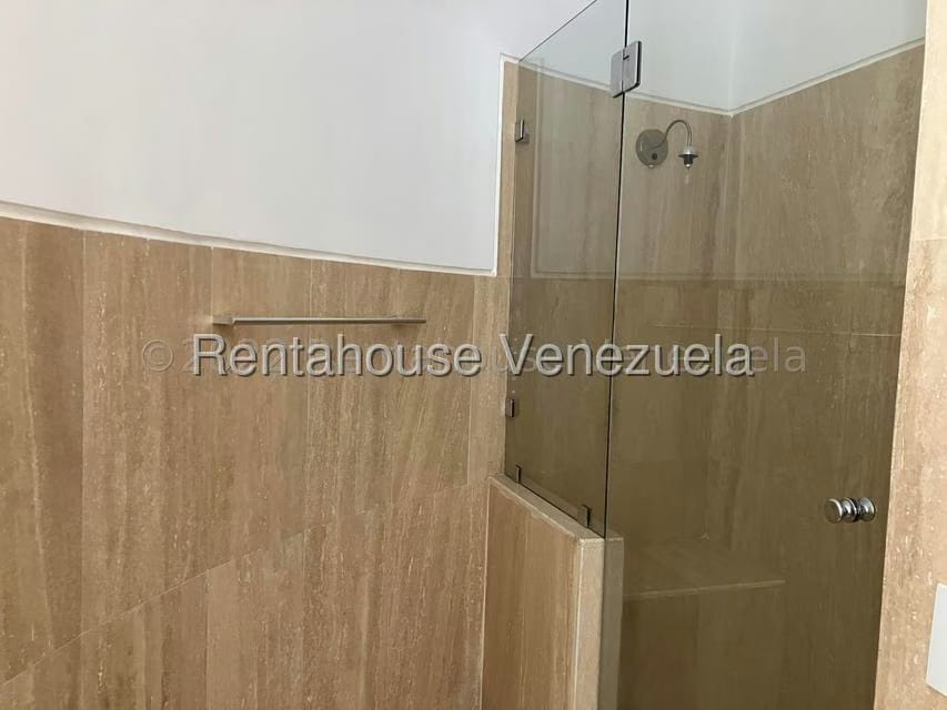 Apartamento (Duplex) en Alquiler en Colinas del Tamanaco, Distrito Metropolitano - 20