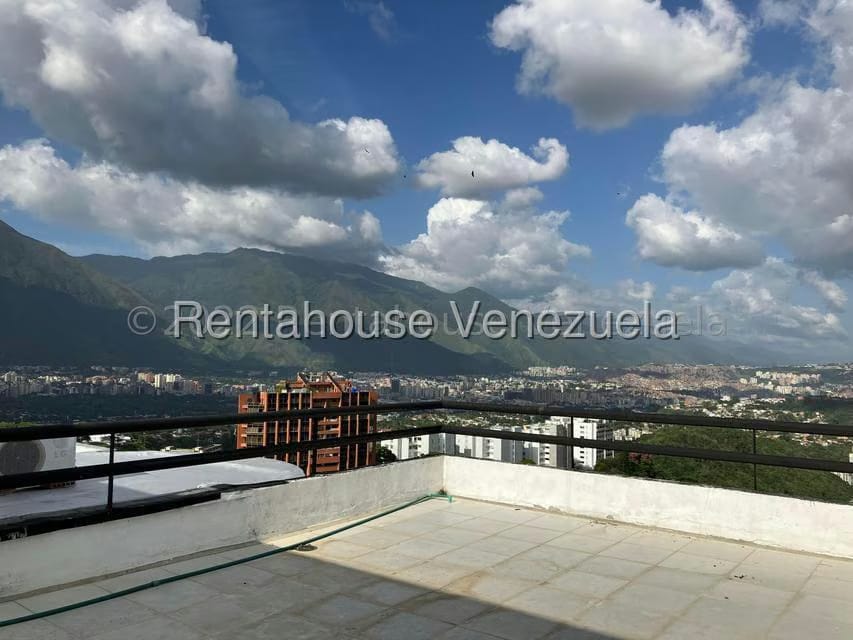 Apartamento (Duplex) en Alquiler en Colinas del Tamanaco, Distrito Metropolitano - 24