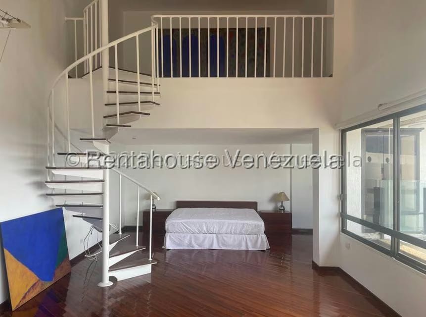 Apartamento (Duplex) en Alquiler en Colinas del Tamanaco, Distrito Metropolitano - 29
