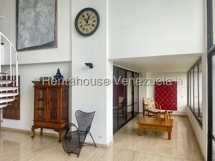 Apartamento (Duplex) en Alquiler en Colinas del Tamanaco, Distrito Metropolitano - 32