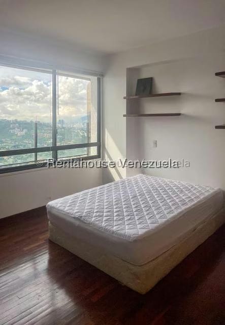 Apartamento (Duplex) en Alquiler en Colinas del Tamanaco, Distrito Metropolitano - 34
