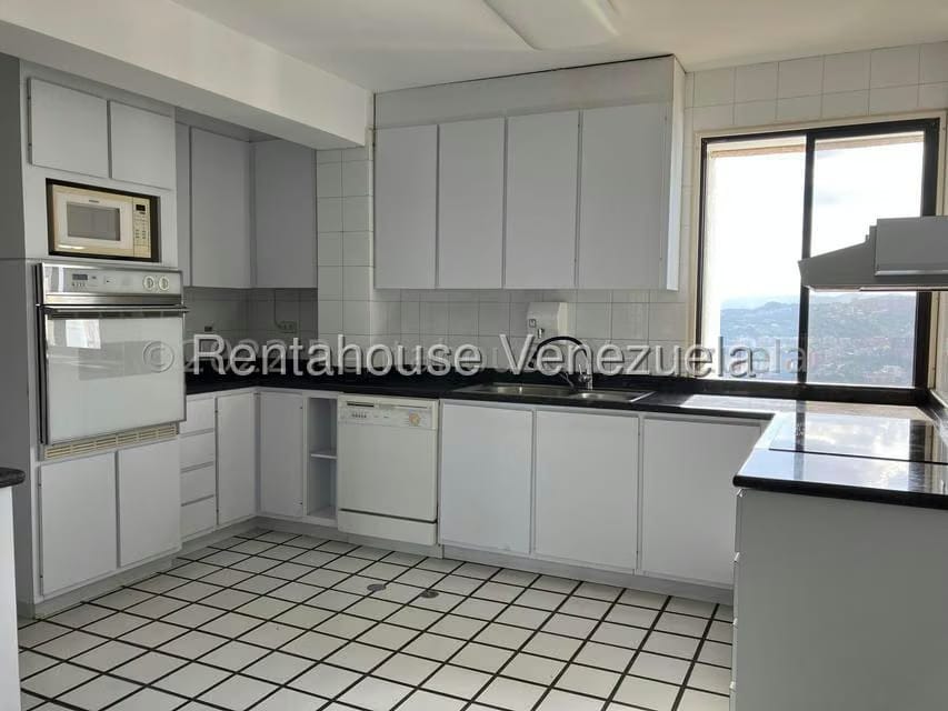Apartamento (Duplex) en Alquiler en Colinas del Tamanaco, Distrito Metropolitano - 9