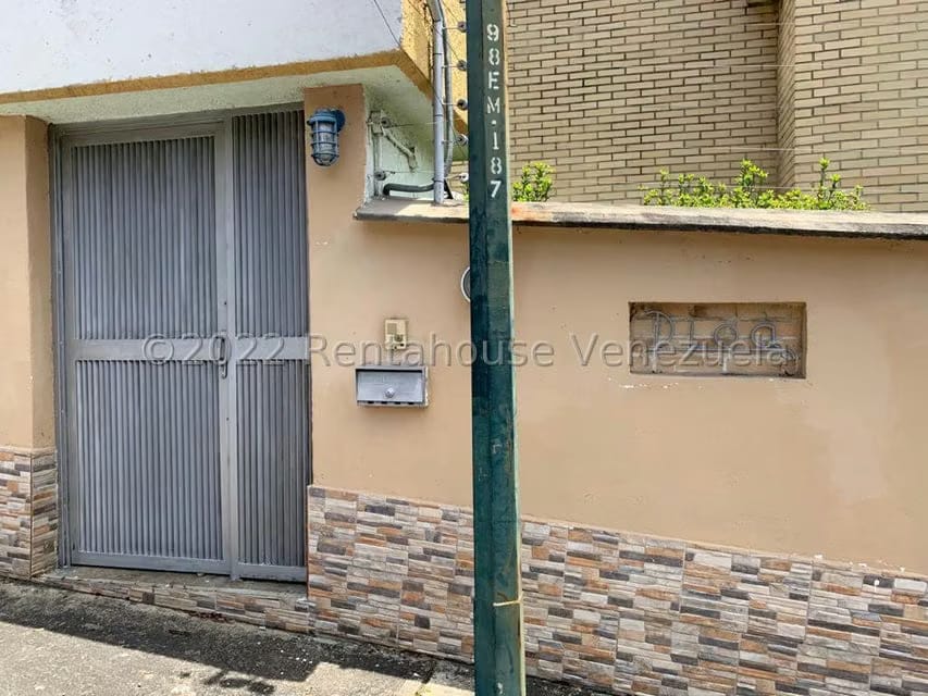 Casa (1 Nivel) en Venta en Colinas del Tamanaco, Distrito Metropolitano - 2
