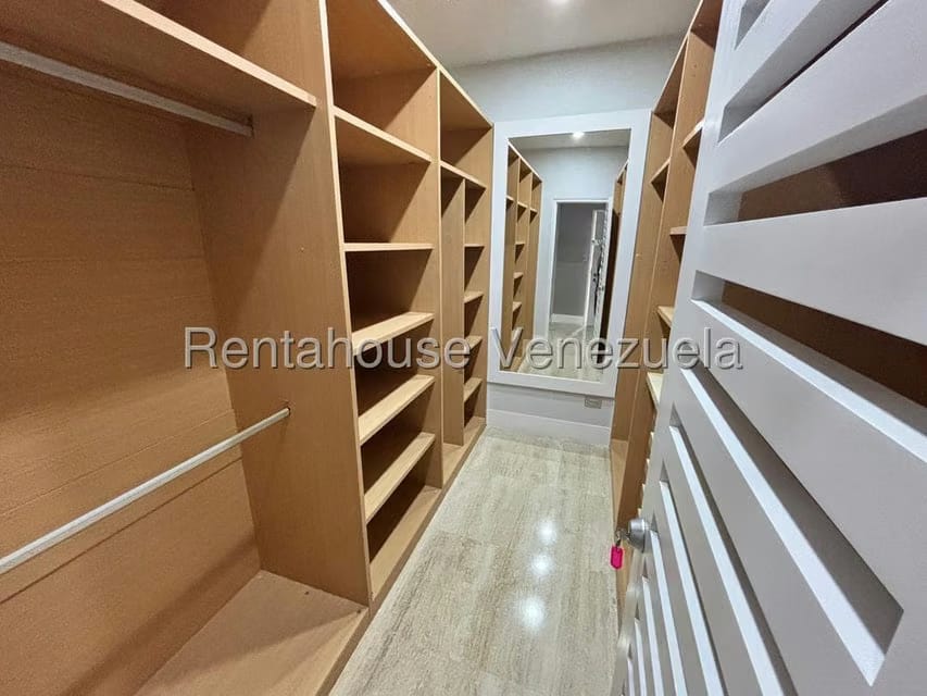 Apartamento (1 Nivel) en Venta en Campo Alegre, Distrito Metropolitano - 14