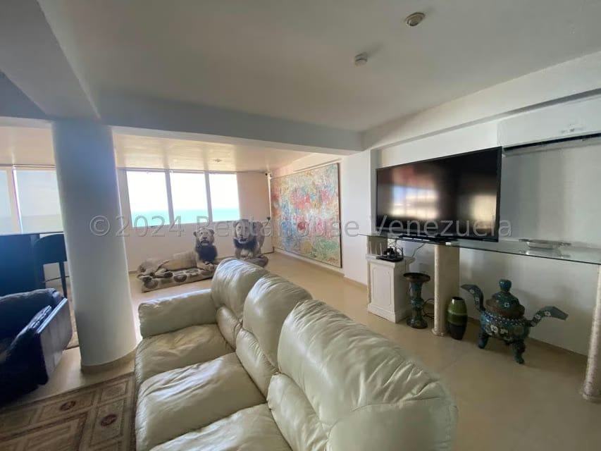 Apartamento (1 Nivel) en Venta en Avenida Bolivar, Nueva Esparta - 2