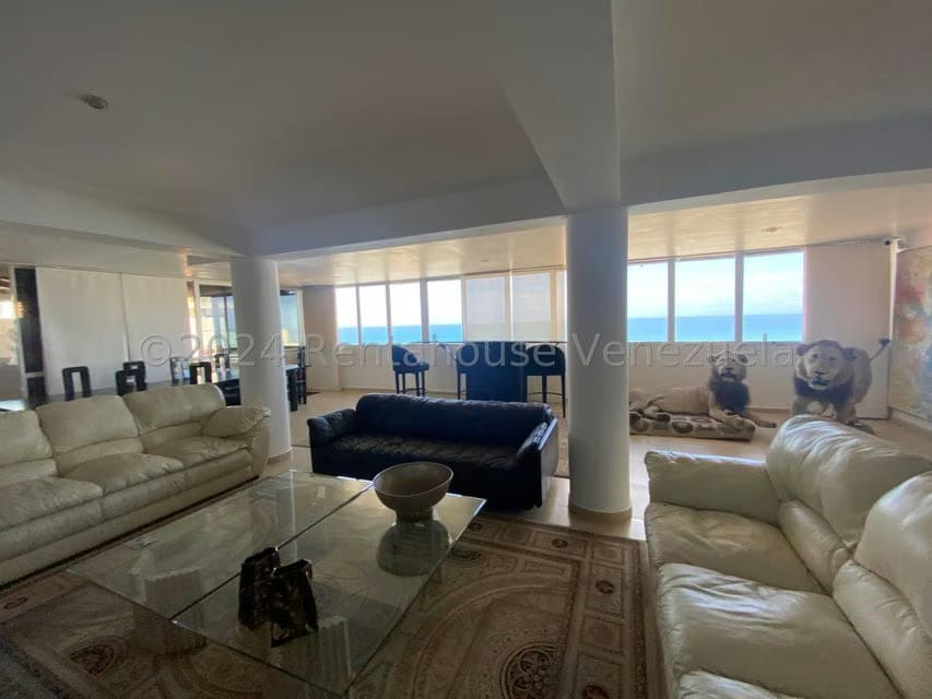 Apartamento (1 Nivel) en Venta en Avenida Bolivar, Nueva Esparta - 4