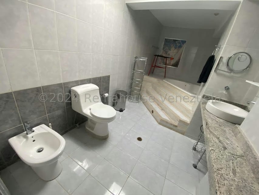 Apartamento (1 Nivel) en Venta en Avenida Bolivar, Nueva Esparta - 33