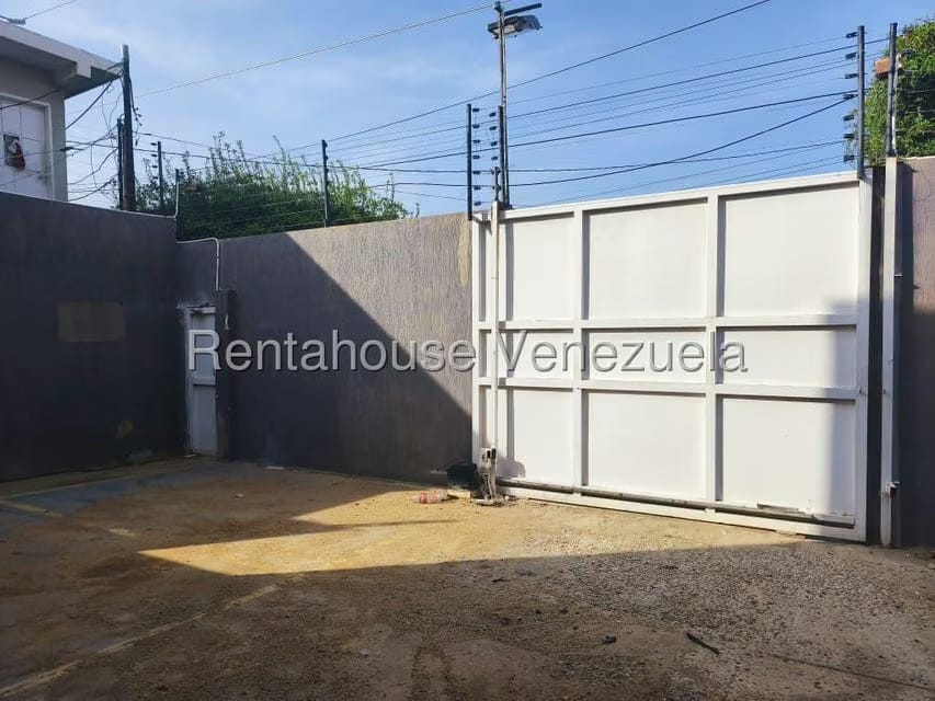 Comercial (Local Comercial) en Venta en 18 de Octubre, Zulia - 2