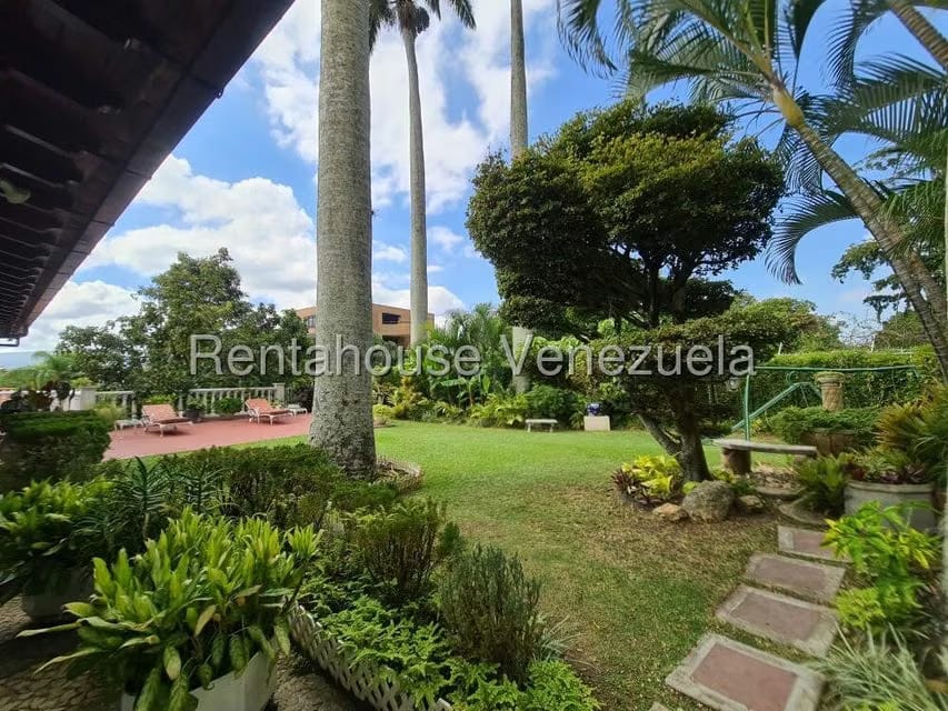 Casa (Duplex) en Venta en Altamira, Distrito Metropolitano - 2