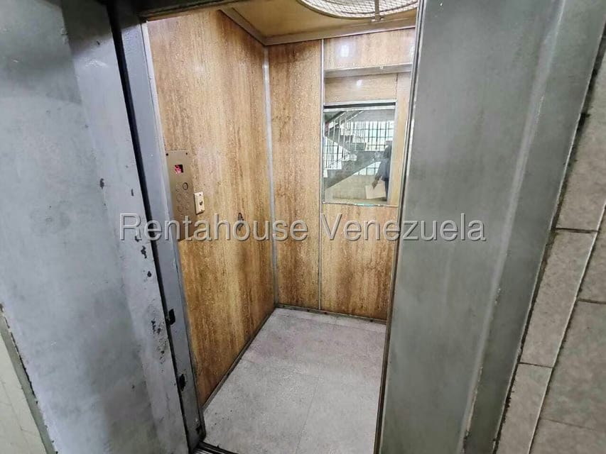 Apartamento (1 Nivel) en Venta en El Valle, Distrito Metropolitano - 5