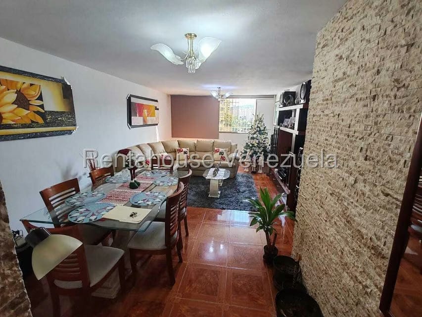 Apartamento (1 Nivel) en Venta en El Valle, Distrito Metropolitano - 6