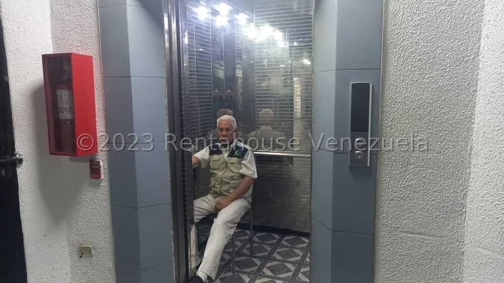 Comercial (Local Comercial) en Venta en Caricuao, Distrito Metropolitano - 11