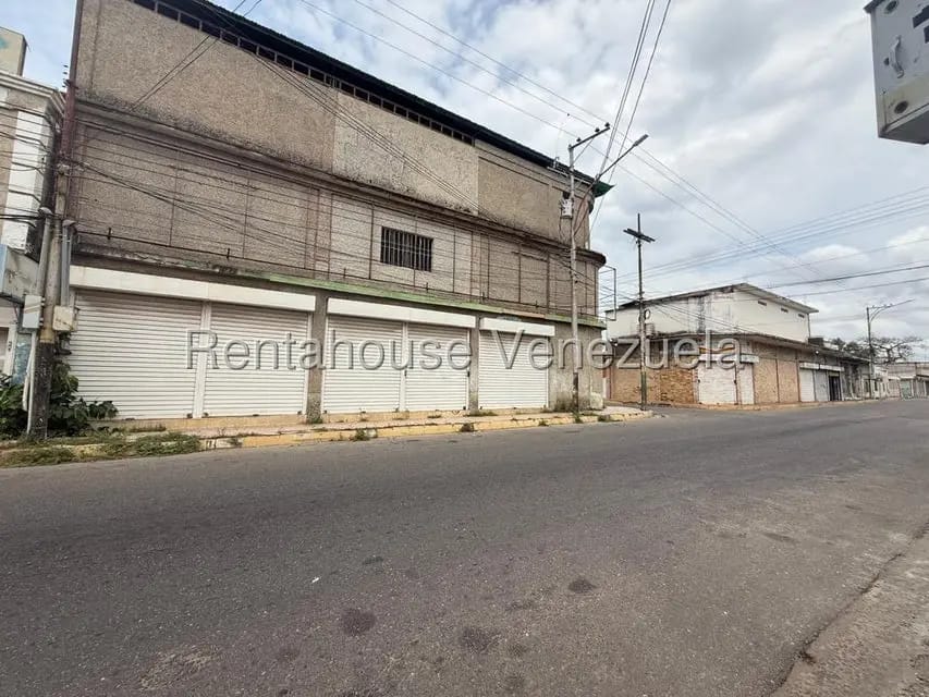Comercial (Local Comercial) en Venta en Casco Central, Zulia - 3