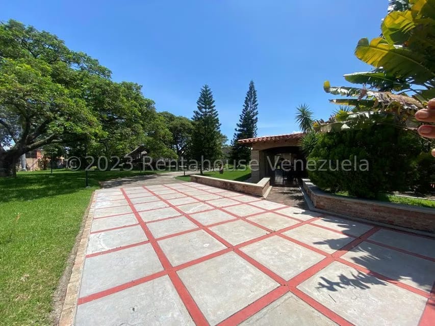 Casa (Colonial) en Venta en Flor Amarillo, Carabobo - 2