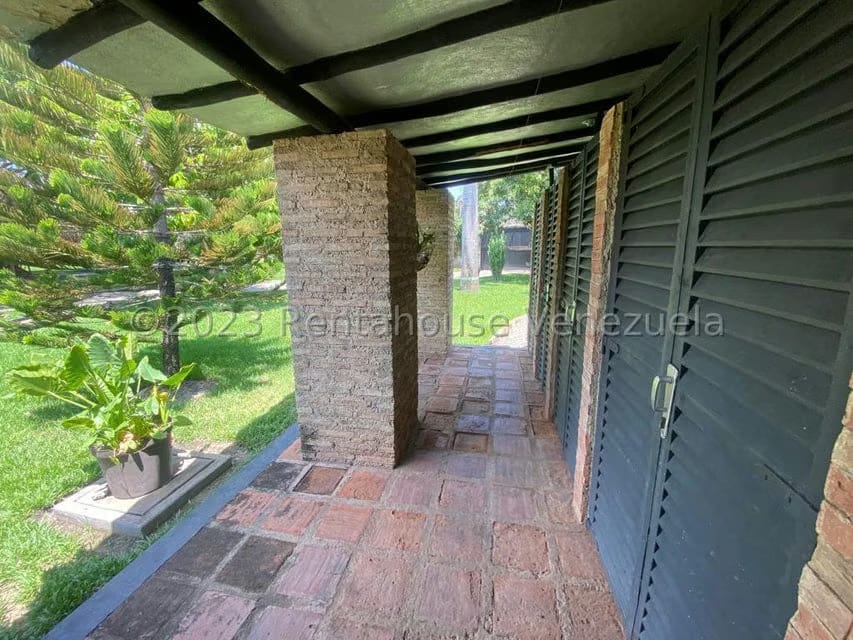 Casa (Colonial) en Venta en Flor Amarillo, Carabobo - 8