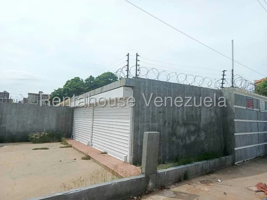Casa (1 Nivel) en Venta en Avenida Universidad, Zulia - 2