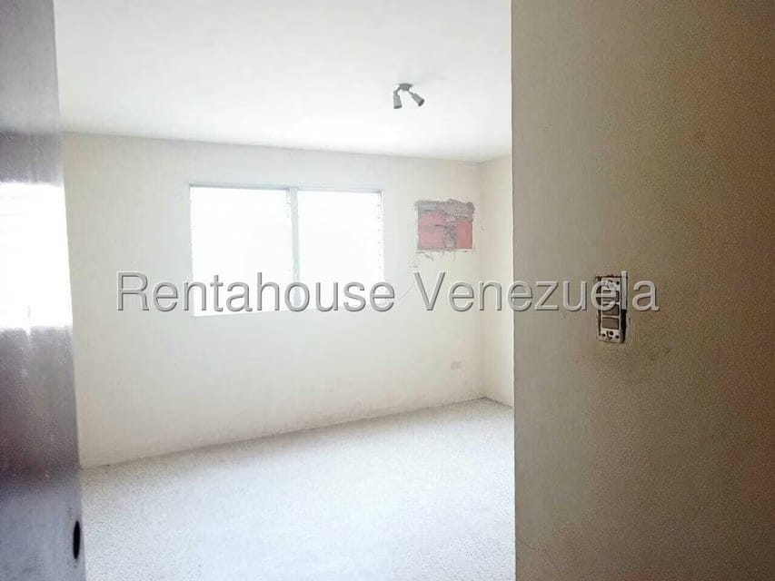 Casa (1 Nivel) en Venta en Avenida Universidad, Zulia - 6