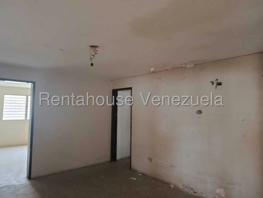 Casa (1 Nivel) en Venta en Avenida Universidad, Zulia - 8