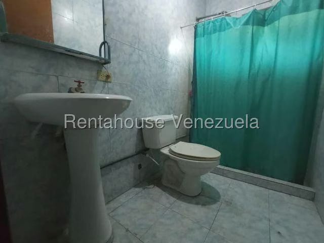 Casa en Venta - Urb. La Castellana - San Joaquín - Estado Carabobo - 7