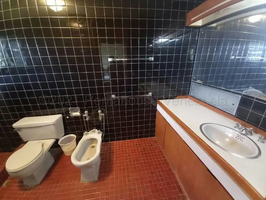 Casa (Multipes Niveles) en Venta en La Lagunita Country Club, Distrito Metropolitano - 25