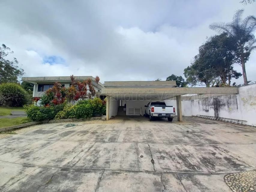 Casa (Multipes Niveles) en Venta en La Lagunita Country Club, Distrito Metropolitano - 5