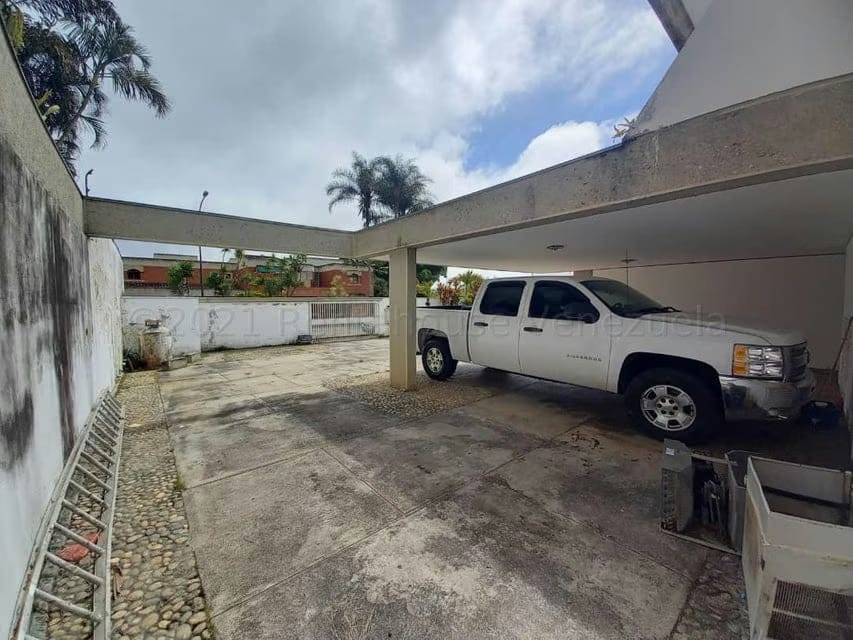 Casa (Multipes Niveles) en Venta en La Lagunita Country Club, Distrito Metropolitano - 76