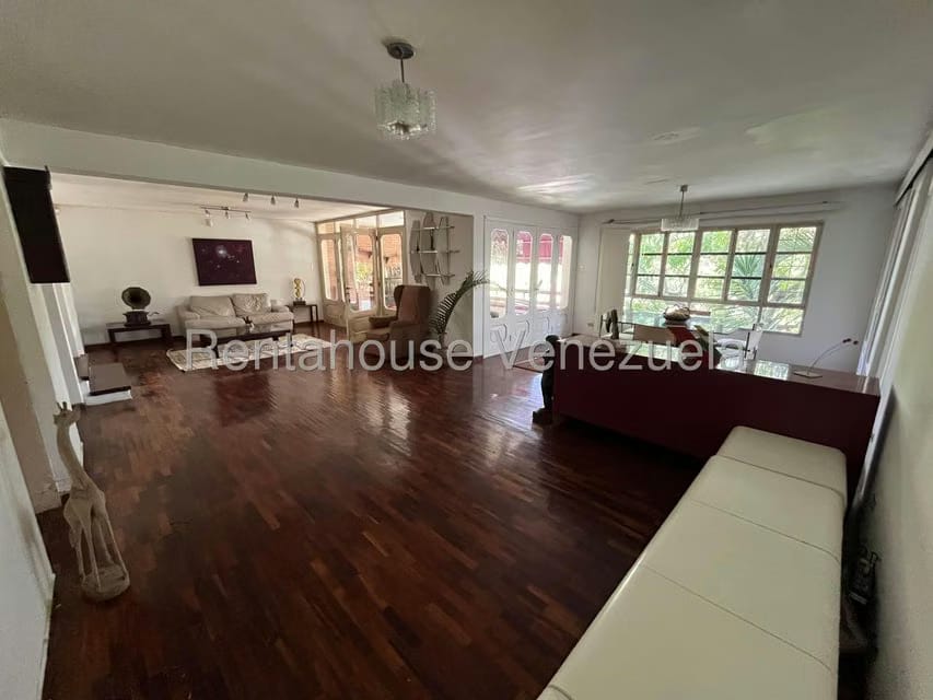 Casa (Multipes Niveles) en Venta en Prados del Este, Distrito Metropolitano - 12