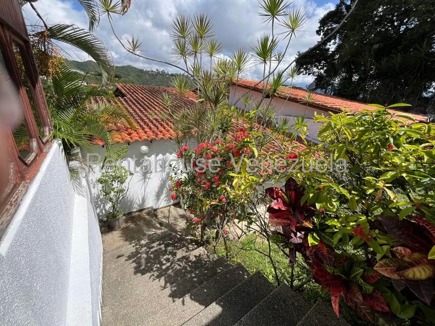 Casa (Multipes Niveles) en Venta en Prados del Este, Distrito Metropolitano - 4