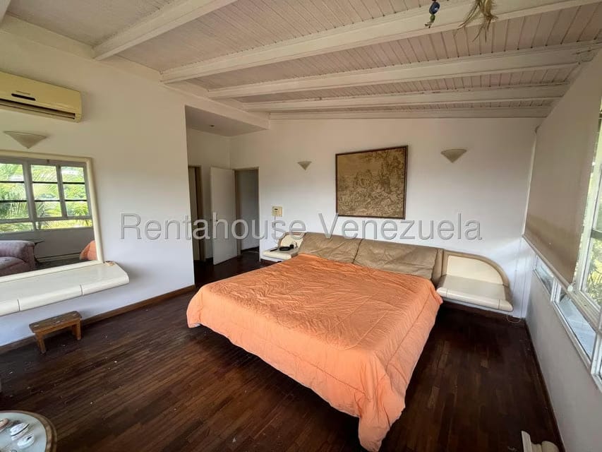 Casa (Multipes Niveles) en Venta en Prados del Este, Distrito Metropolitano - 32