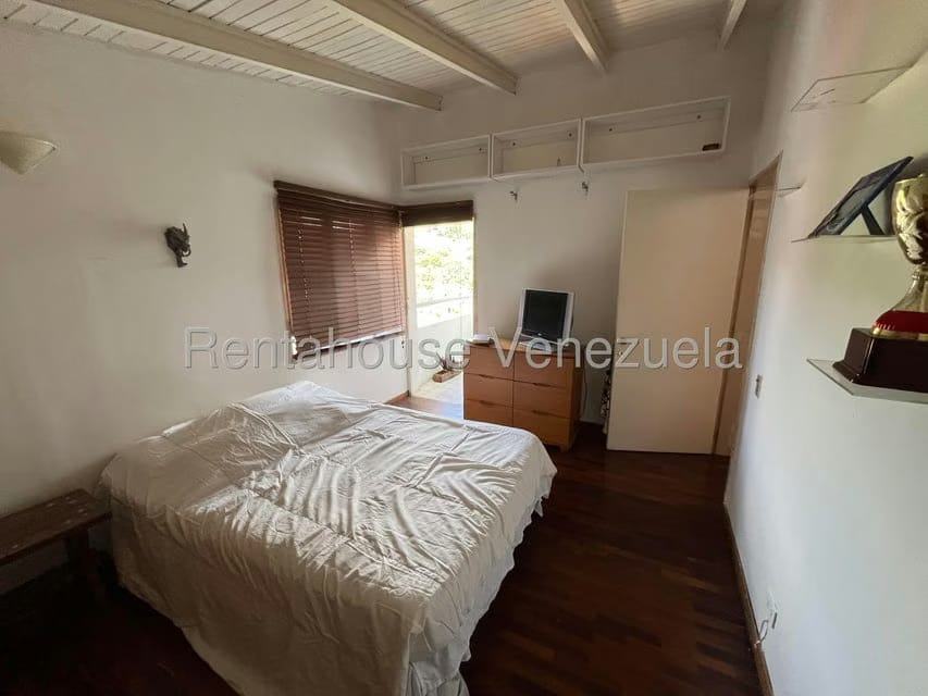 Casa (Multipes Niveles) en Venta en Prados del Este, Distrito Metropolitano - 35