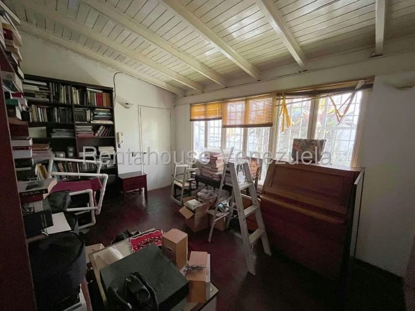 Casa (Multipes Niveles) en Venta en Prados del Este, Distrito Metropolitano - 41