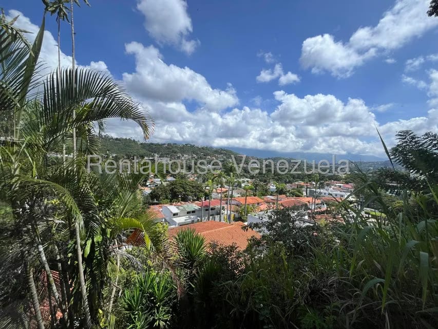 Casa (Multipes Niveles) en Venta en Prados del Este, Distrito Metropolitano - 43