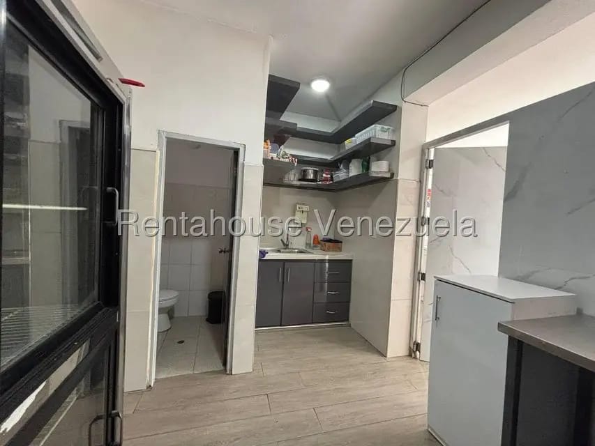 Comercial (Local Comercial) en Alquiler en Zona Oeste, Lara - 12