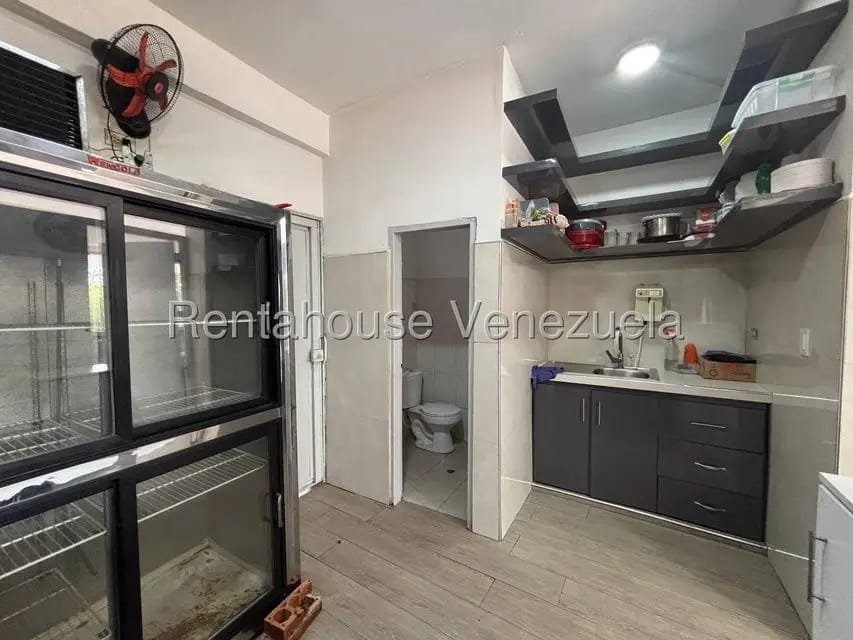 Comercial (Local Comercial) en Alquiler en Zona Oeste, Lara - 13