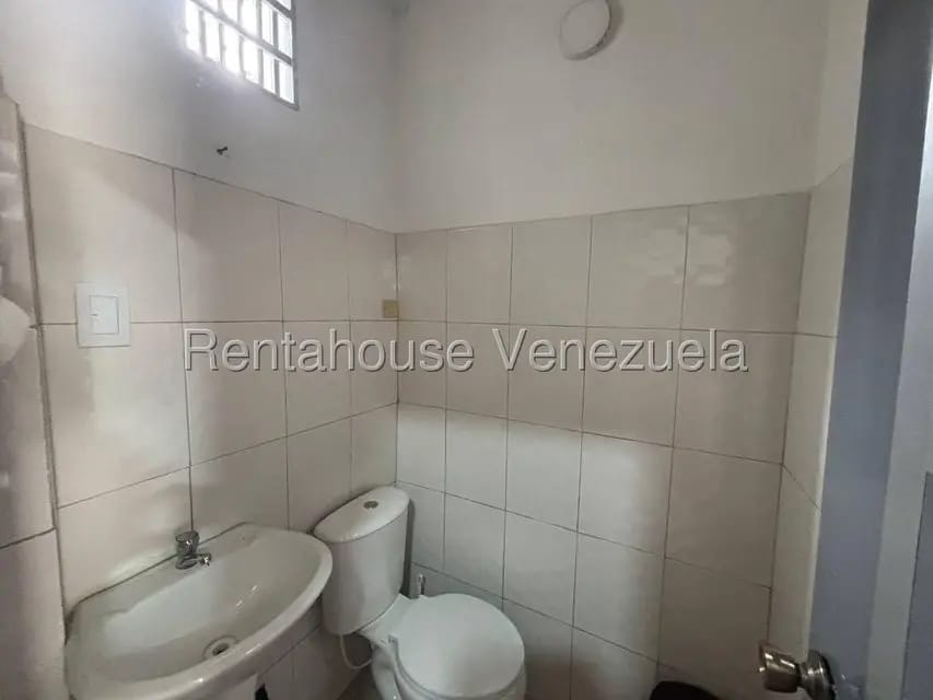 Comercial (Local Comercial) en Alquiler en Zona Oeste, Lara - 16