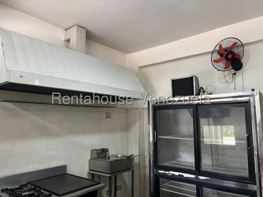 Comercial (Local Comercial) en Alquiler en Zona Oeste, Lara - 17