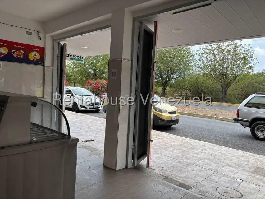 Comercial (Local Comercial) en Alquiler en Zona Oeste, Lara - 6