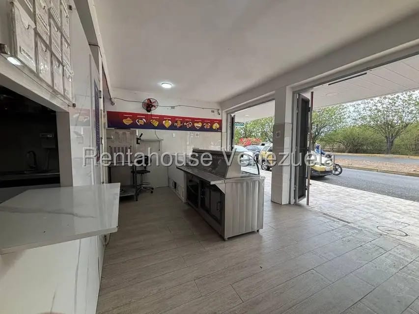 Comercial (Local Comercial) en Alquiler en Zona Oeste, Lara - 7
