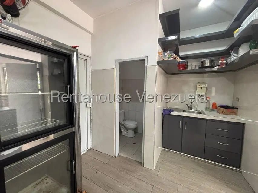 Comercial (Local Comercial) en Alquiler en Zona Oeste, Lara - 10
