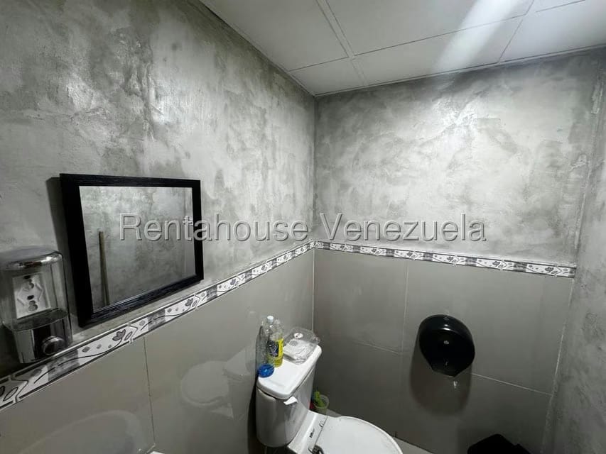 Comercial (Local Comercial) en Alquiler en El Bosque, Distrito Metropolitano - 17