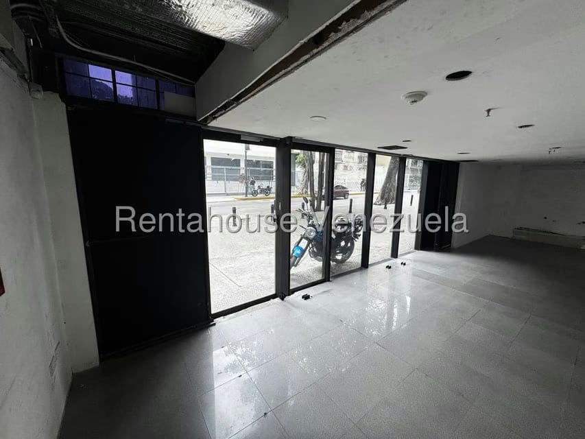 Comercial (Local Comercial) en Alquiler en El Bosque, Distrito Metropolitano - 7