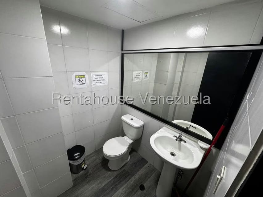 Comercial (Local Comercial) en Alquiler en El Bosque, Distrito Metropolitano - 9