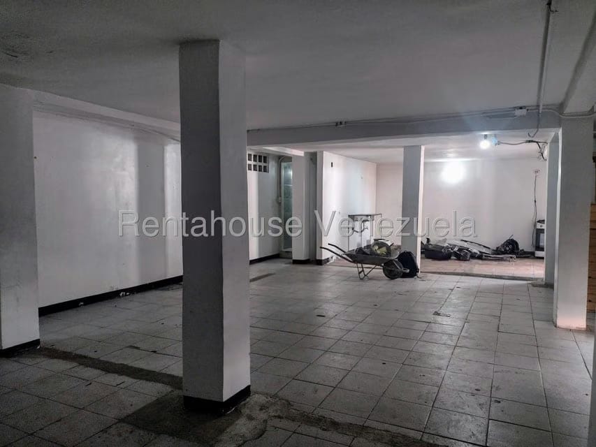 Comercial (Local Comercial) en Venta en Catia, Distrito Metropolitano - 3