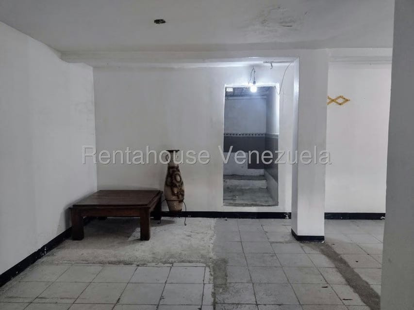 Comercial (Local Comercial) en Venta en Catia, Distrito Metropolitano - 4