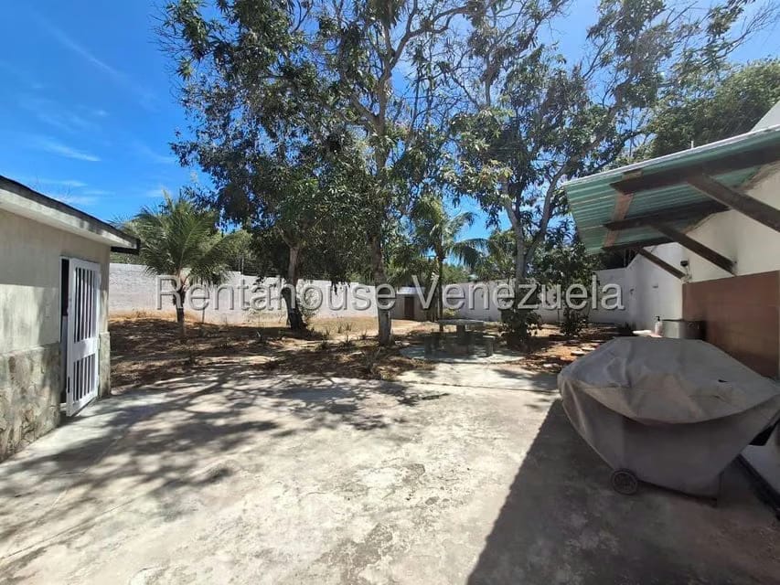 Casa (1 Nivel) en Venta en Playa El Agua, Nueva Esparta - 13